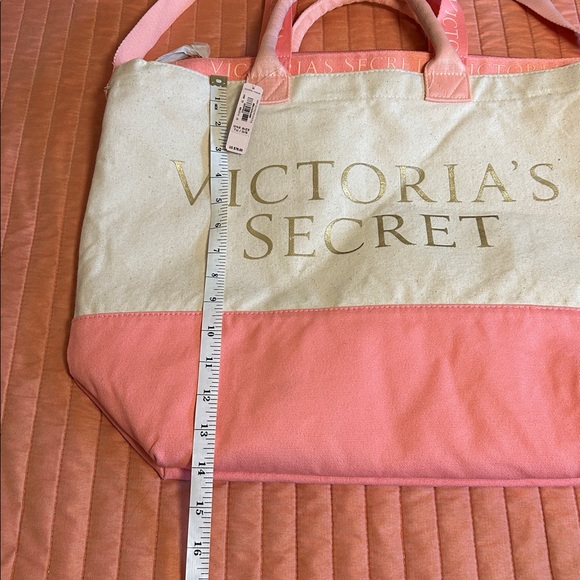 NWT Victoria's Secret Pink and Cream 2 in 1 Beach Tote with Insulated Cooler bag - Picture 13 of 16